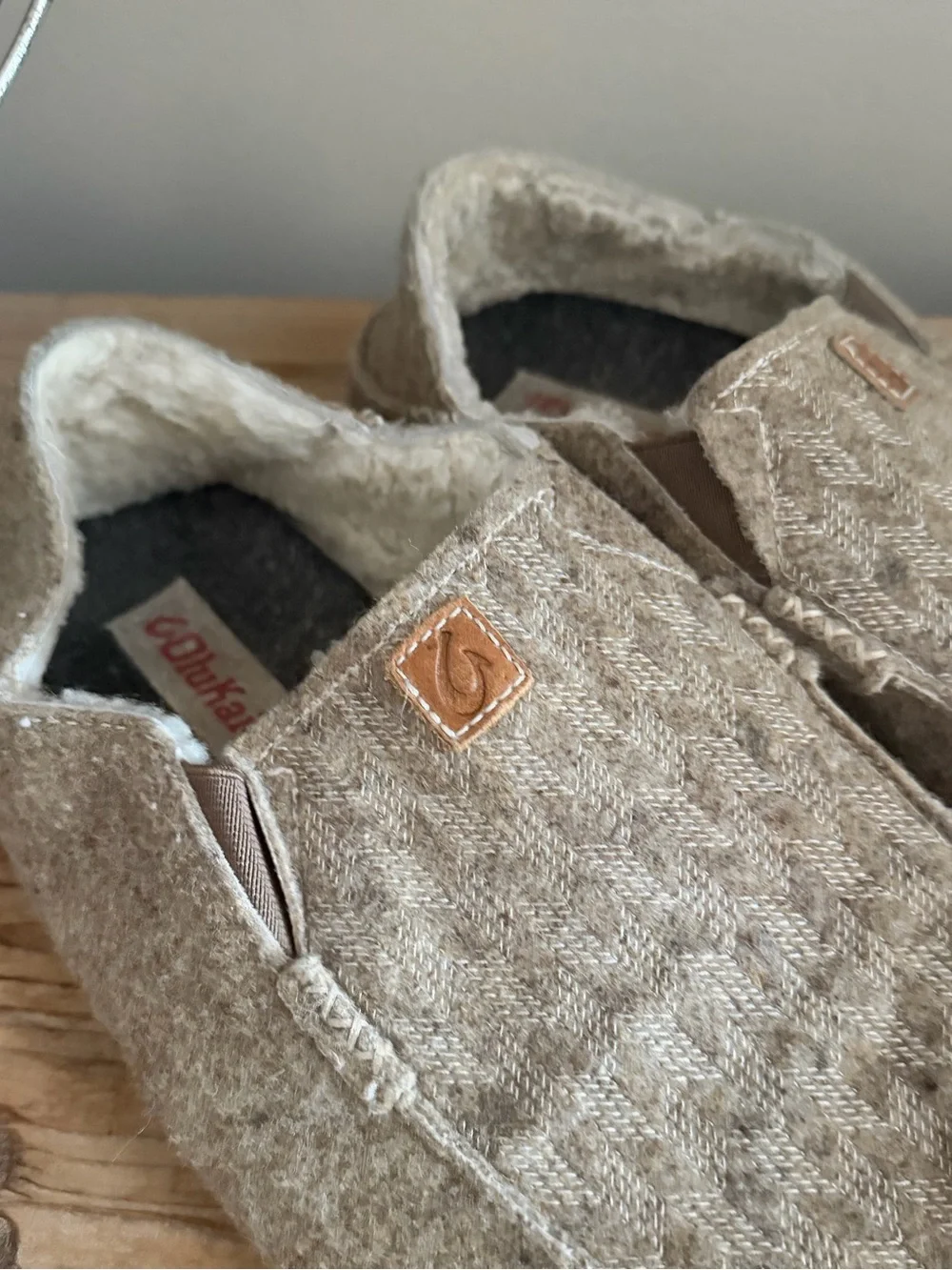 Olukai Moloa Kilohana Wool Lined Rubber Sole Slippers Slides Tan Taupe Size 11
